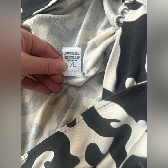 Diane Von Furstenberg Silk Wrap Dress Abstract Camo Print Size 0 - Picture 10 of 12
